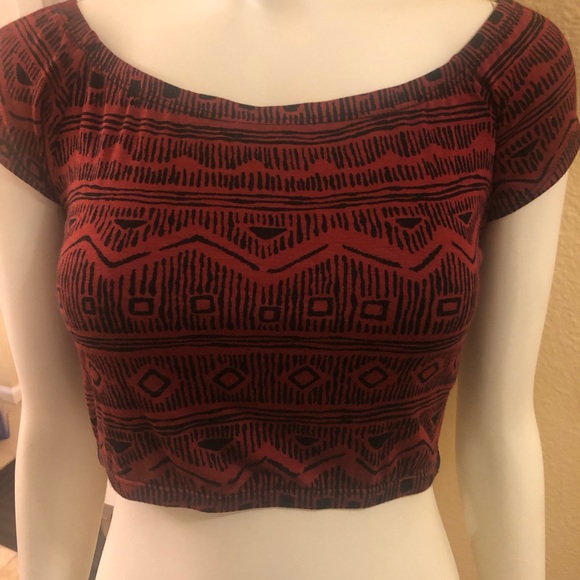 Red and Black Geo Crop Top - Picture 2 of 3